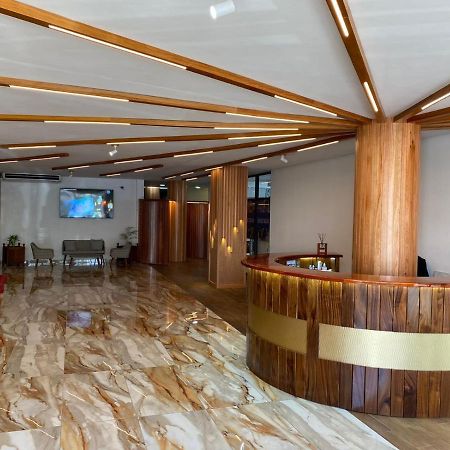 Murex Plaza Hotel & Suites Monrovia Eksteriør bilde