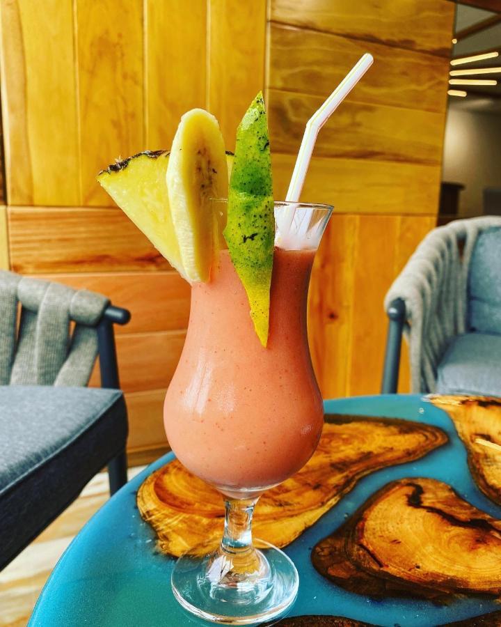 Murex Plaza Hotel & Suites Monrovia Eksteriør bilde