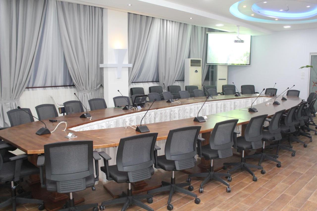 Murex Plaza Hotel & Suites Monrovia Eksteriør bilde