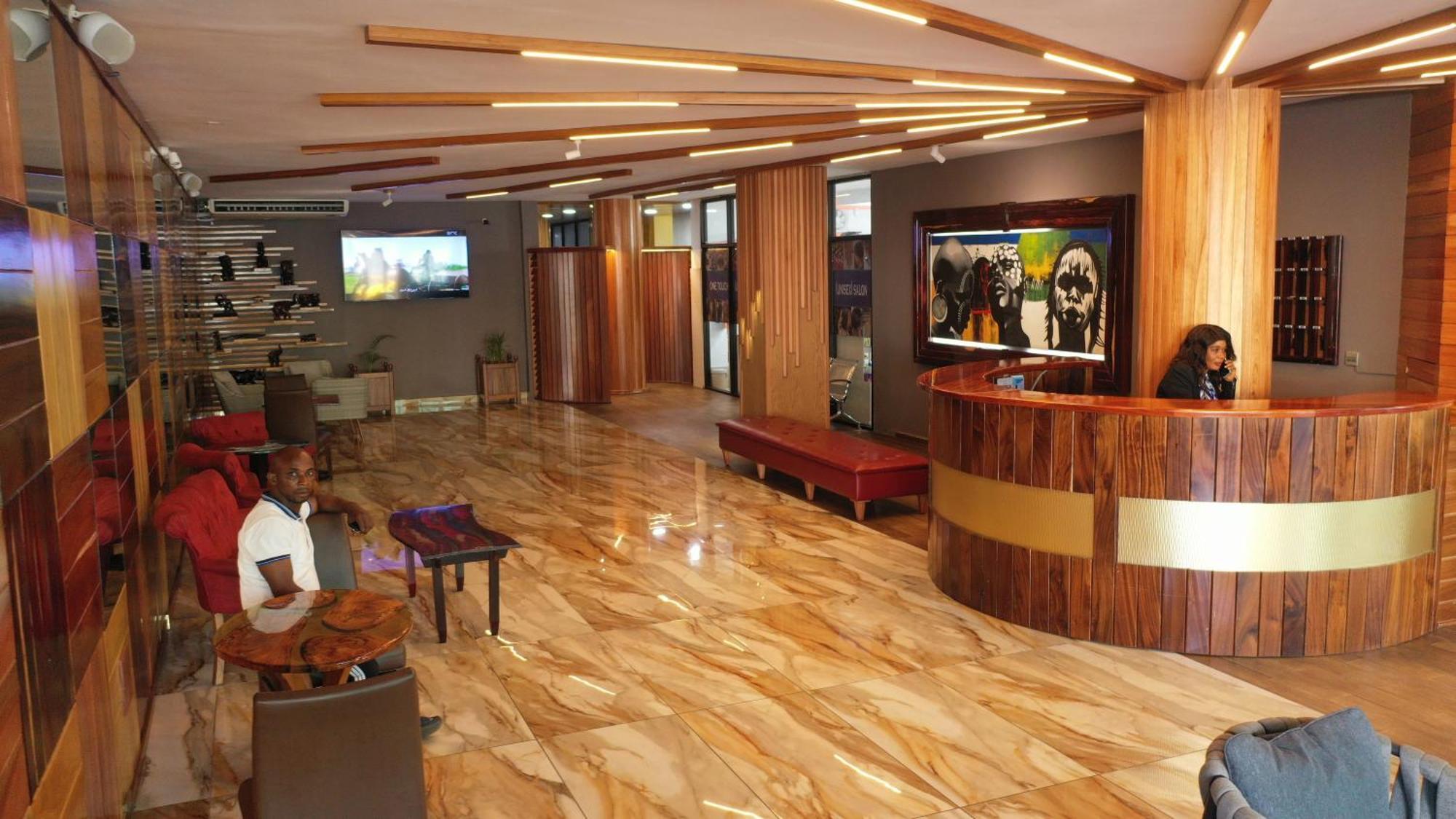 Murex Plaza Hotel & Suites Monrovia Eksteriør bilde