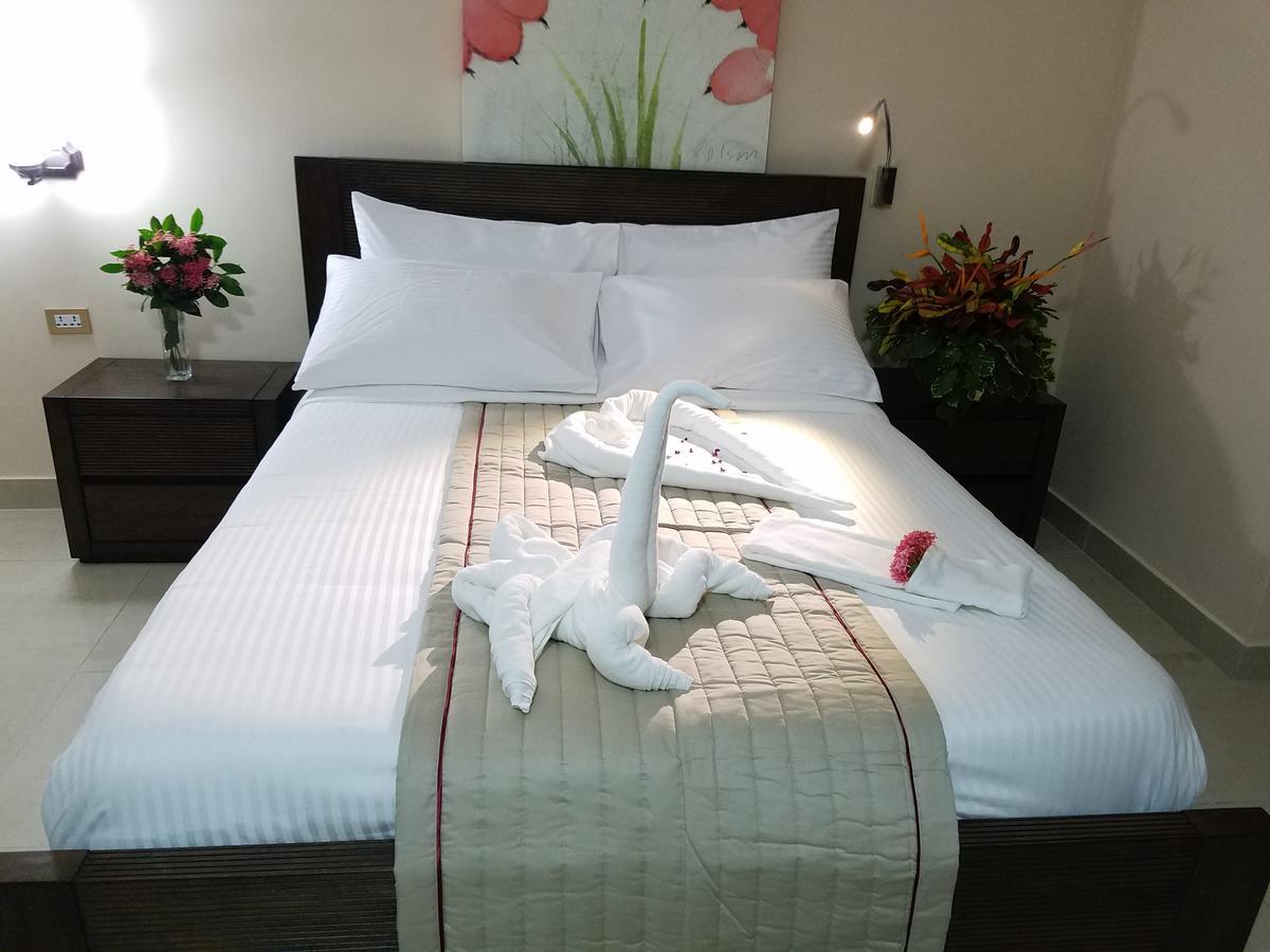 Murex Plaza Hotel & Suites Monrovia Eksteriør bilde