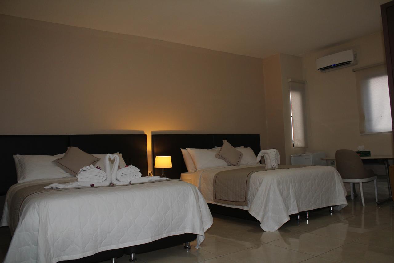 Murex Plaza Hotel & Suites Monrovia Eksteriør bilde