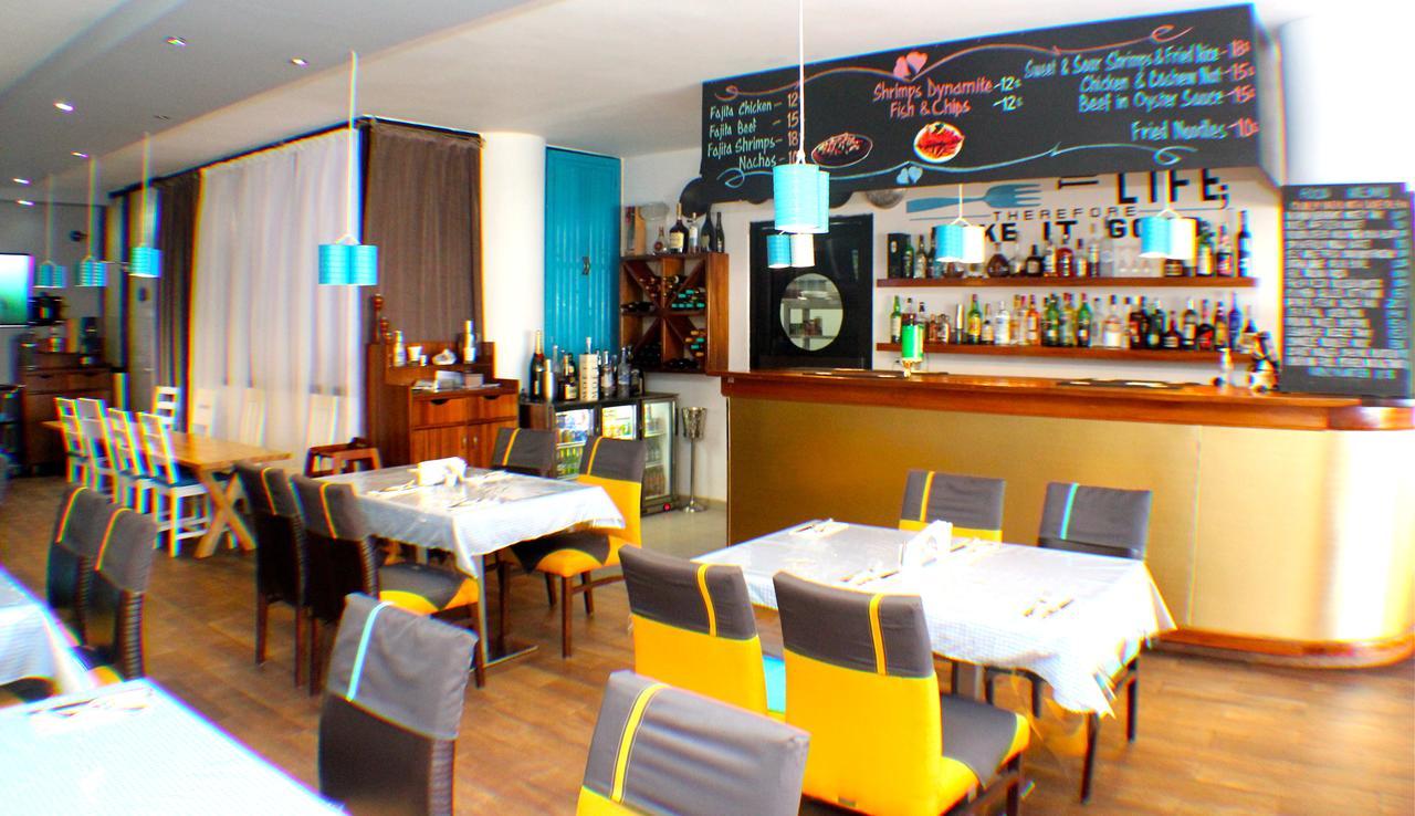 Murex Plaza Hotel & Suites Monrovia Eksteriør bilde