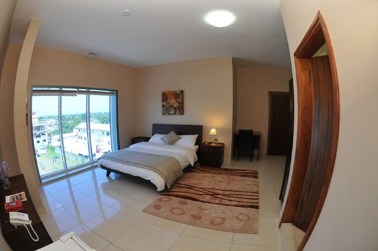 Murex Plaza Hotel & Suites Monrovia Eksteriør bilde