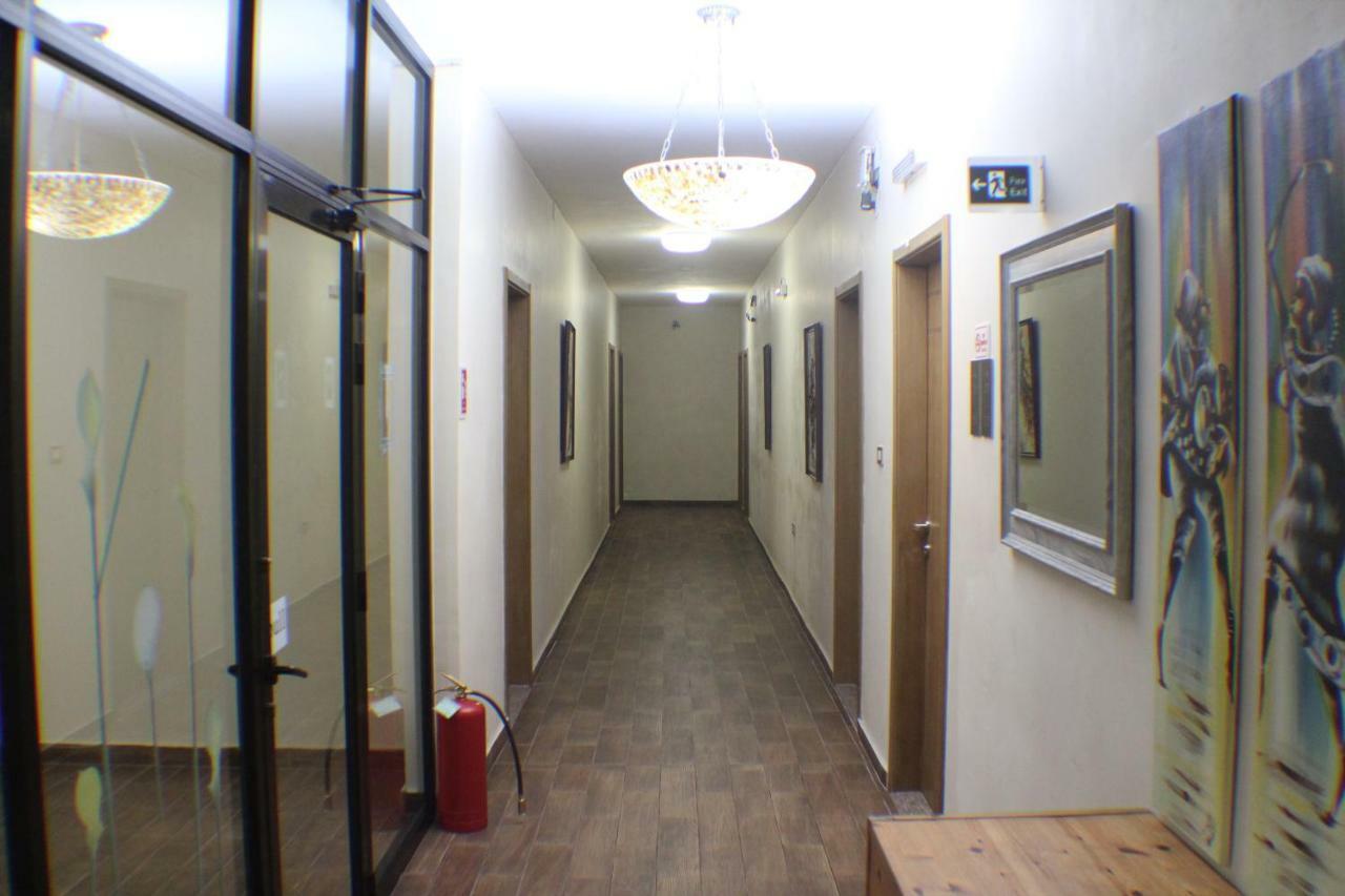 Murex Plaza Hotel & Suites Monrovia Eksteriør bilde