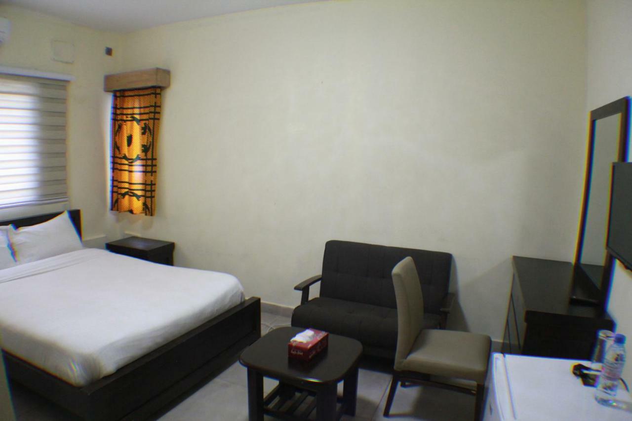 Murex Plaza Hotel & Suites Monrovia Eksteriør bilde